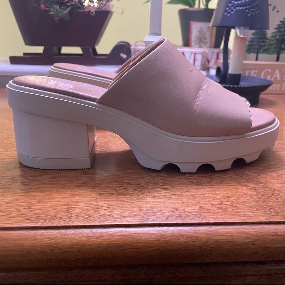 SOREL LEATHER SANDALS
